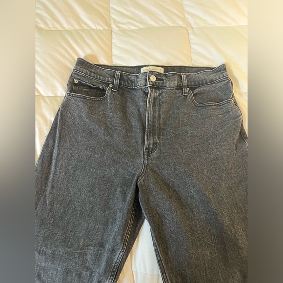 Abercrombie & Fitch The Mom High Rise Jean - Picture 9 of 16